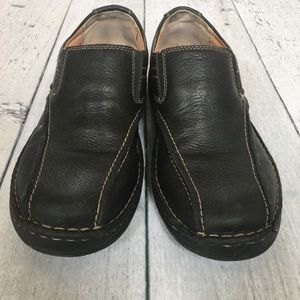 Clarks Bicycle Toe Stitched Pebbled Loafers